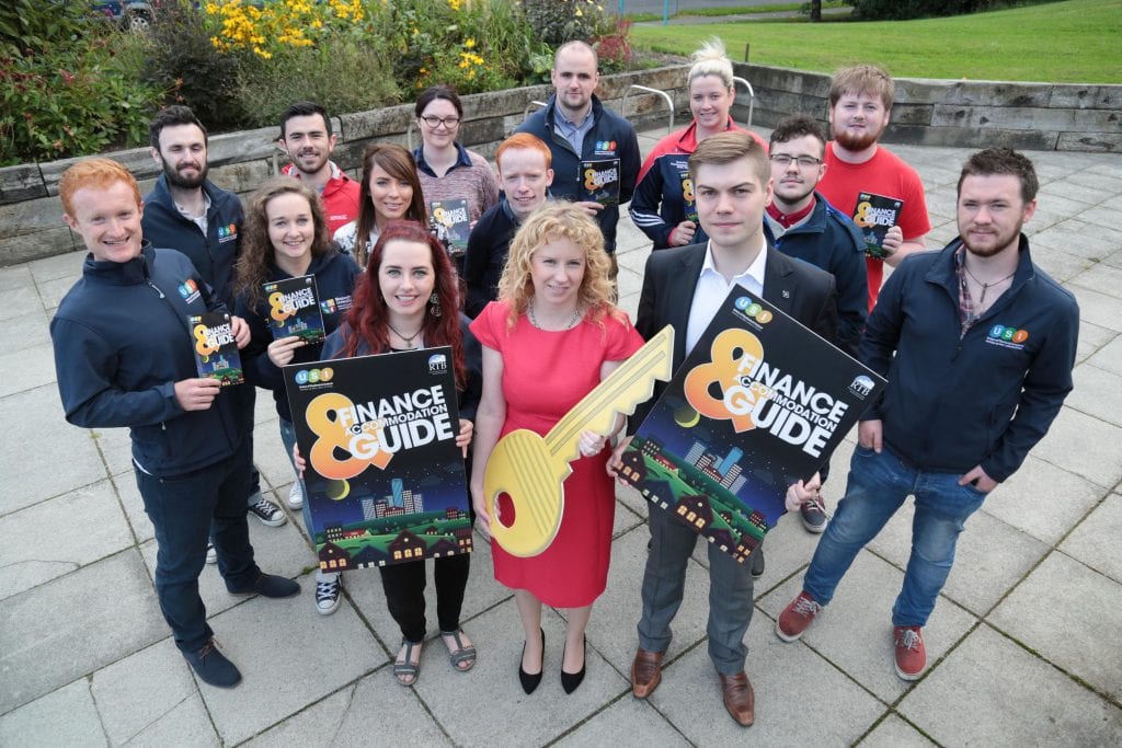 NO REPRO FEE. Maynooth University, 30/08/2016. Pictured here at the launch of the AMLÉ and RTB Finance and Accommodation Guide were Annie Hoey, AMLÉ President (left), Ms. Rosalind Carroll, Director of the Residential Tenancies Board and Dillon Grace, Maynooth Students Union President with AMLÉ officers from across Ireland. The guide has a rent book and inventory checklist included, so students can record any damages or missing utensils at the start of the lease, and not be penalised unfairly on their deposit. The guide also provides information on finance and gives budgeting tips for students to financially manage the college year. Pic: Alan Rowlette ENDS Contact: Annie Hoey, AMLÉ President, 087-6776636 Dillon Grace, Maynooth Students Union President, 01-7086436 Jack Leahy, AMLÉ Deputy President, 0861303101 For media requests email Fiona.omalley@usi.ie or call 0874495695 AMLÉ is the national representative body for the 354,000 students in third level education on the Island of Ireland. We are a membership organisation our members are our affiliated Students Unions around Ireland, North and South.
