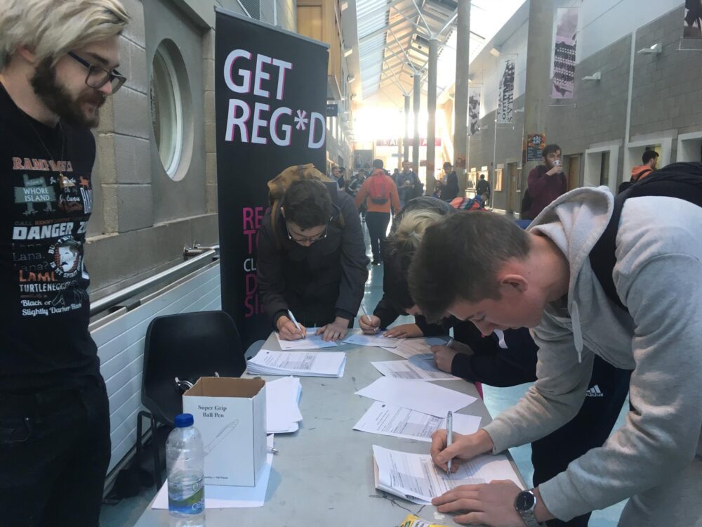 18,000 students register to vote