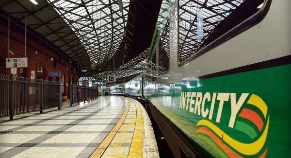 Cáineann Mic Léinn na Faillí atá déanta maidir le Réiteach a Fháil ar an Achrann le hOibrithe Iarnród Éireann